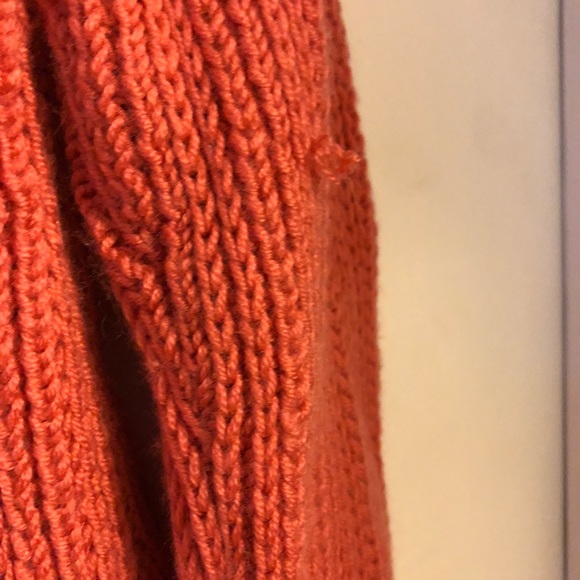 Coral crew neck wool sweater by Ann Taylor - Picture 6 of 6